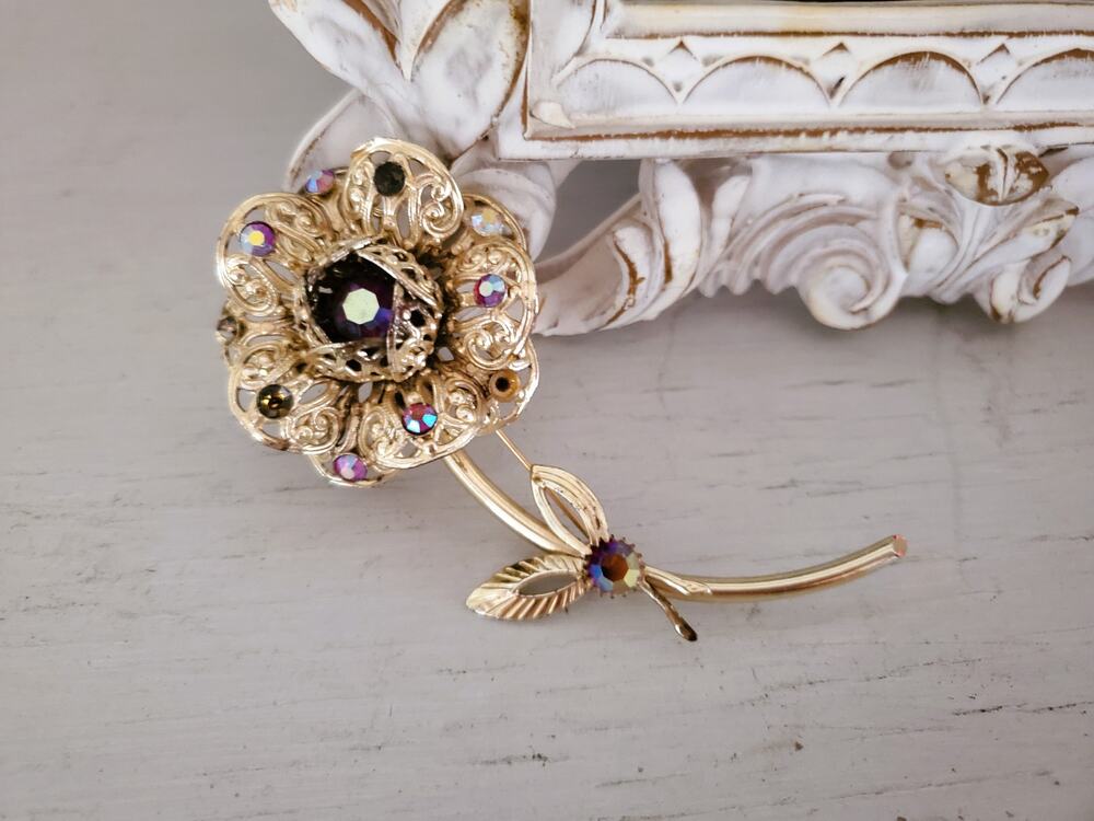 Vintage 1970's Sarah Coventry Gold tone Rhinestone Floral Pin